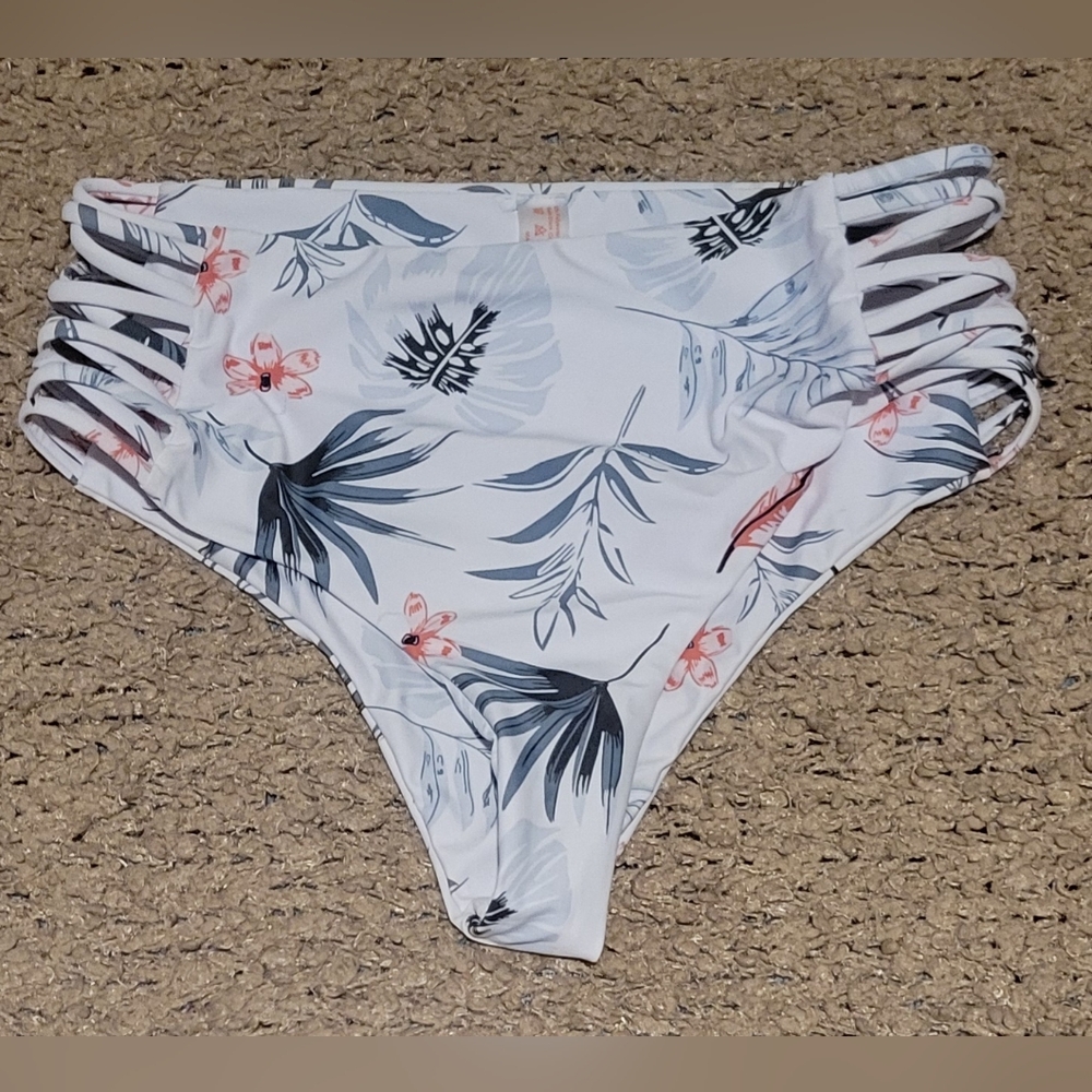 New Without Tags ROMINE Swimsuit Bikini Bottoms White Flower Print Size L